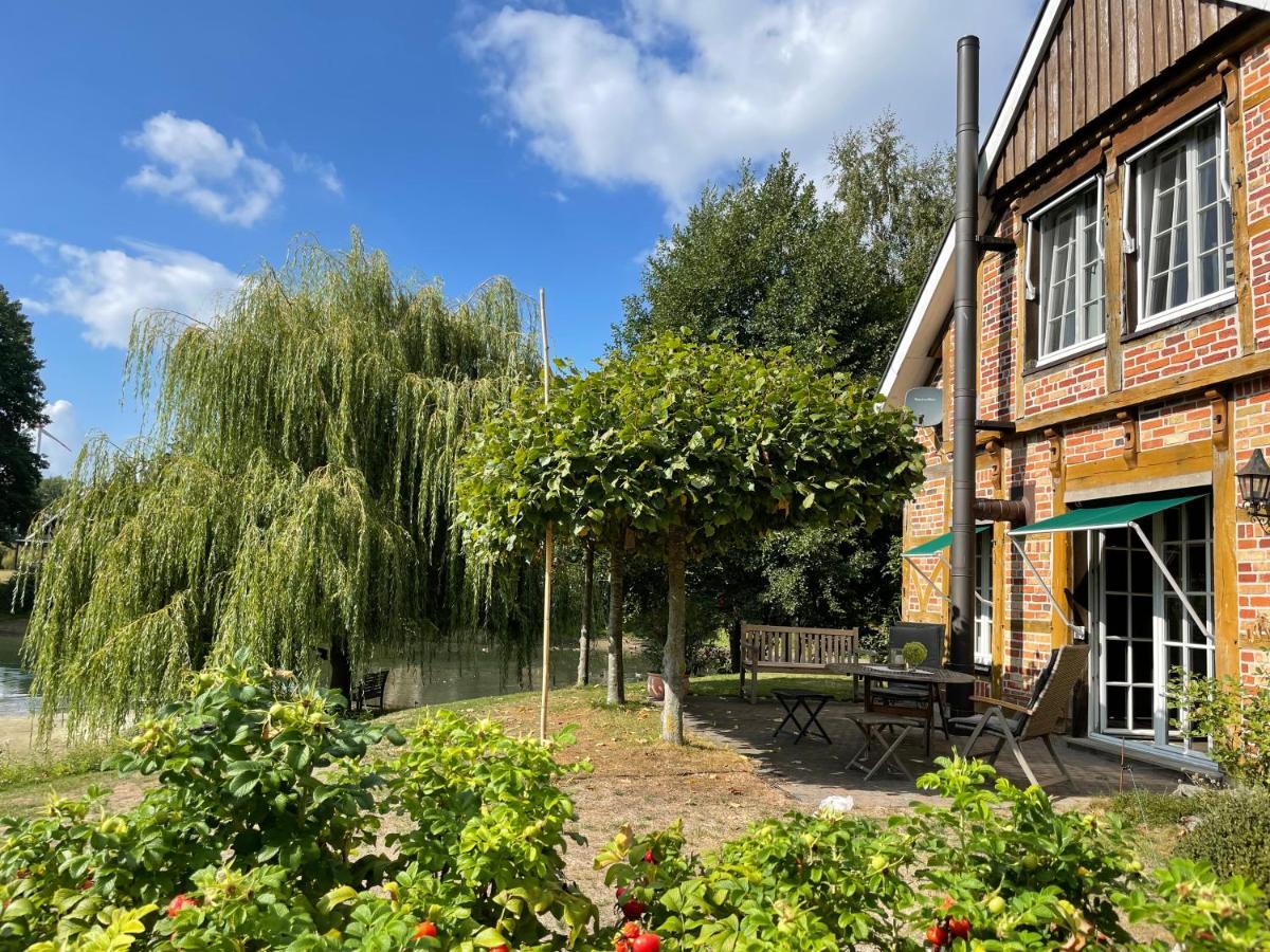 Gemuetliches Fachwerkhaus Am See Mit Kamin Warendorf Exterior photo
